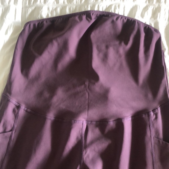 Purple maternity legging (Capri) - Picture 2 of 5